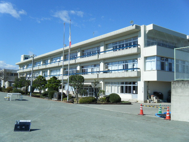 粕川中